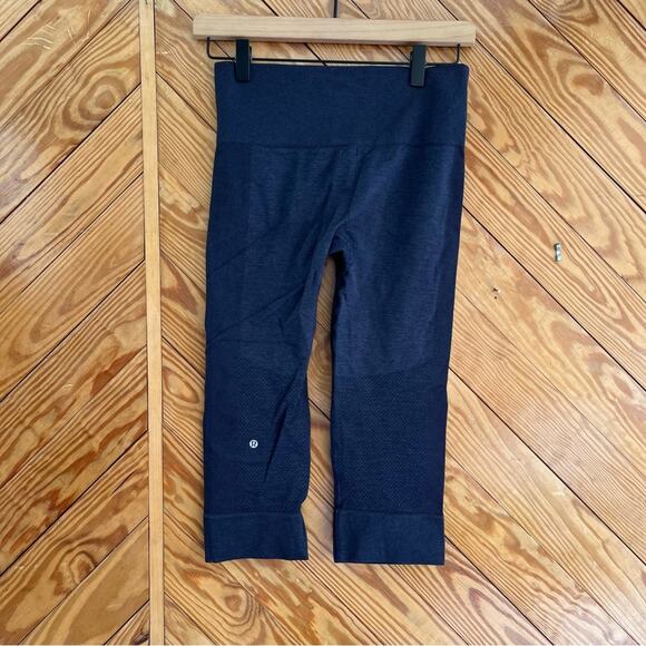 Lululemon Seamlessly Street Crop Leggings - Picture 8 of 8